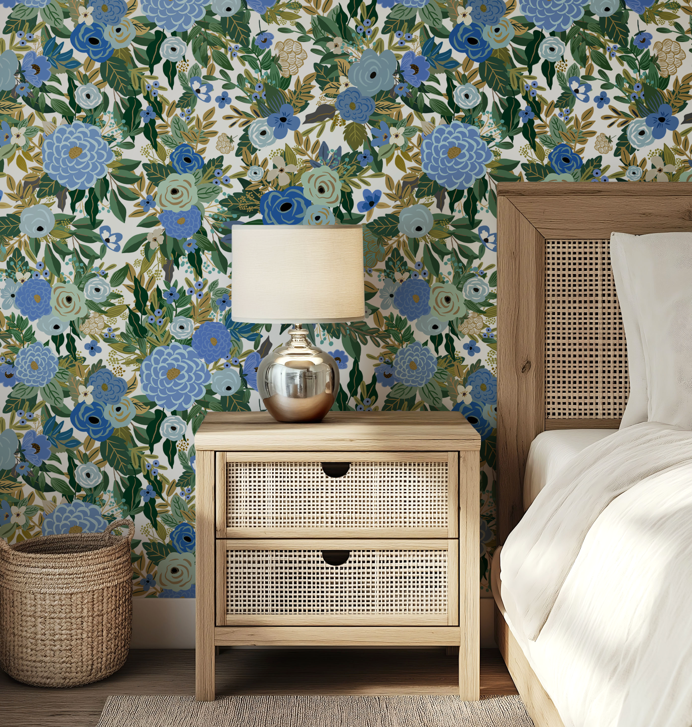 Elegant Hand-Drawn Blue Floral Wallpaper