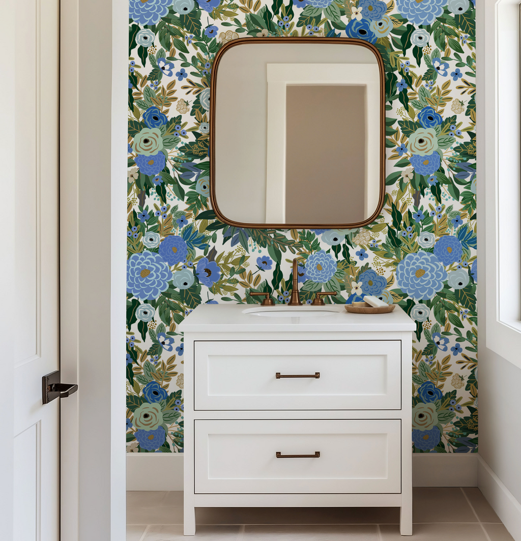 Elegant Hand-Drawn Blue Floral Wallpaper
