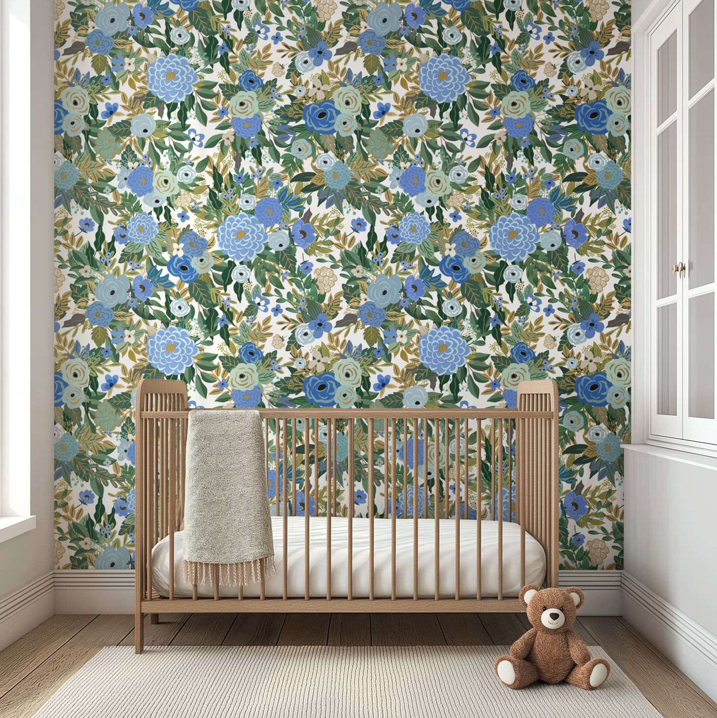 Elegant Hand-Drawn Blue Floral Wallpaper